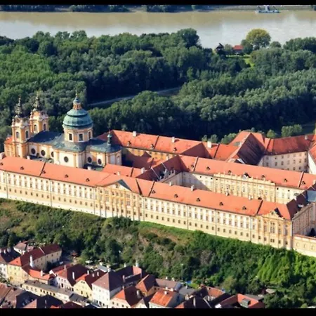 Pension Artstetten